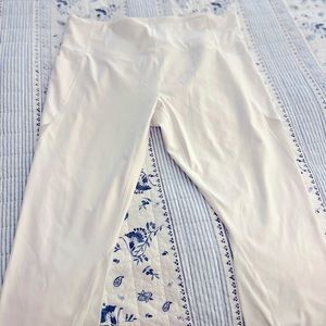 ATHLETA White Capri leggings size XL